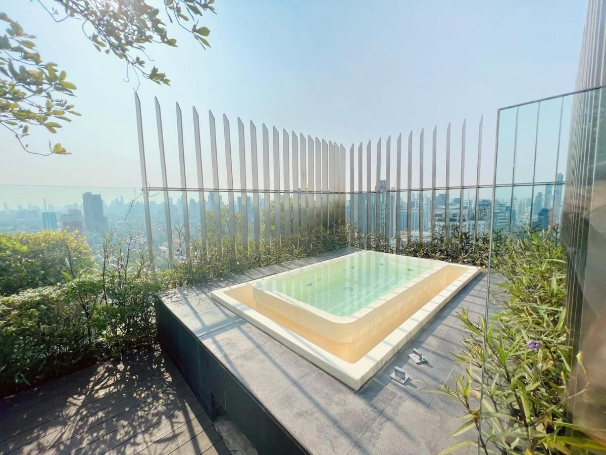 2 Bedroom Luxury Apartment 3 Min Walk From Bts Ekkamai Bangkok Exterior photo